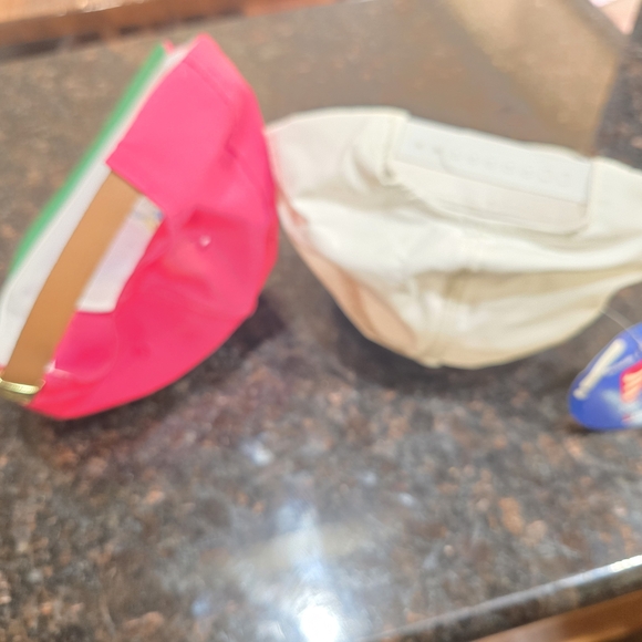 Lucky Luke Pink and White Caps - Picture 3 of 3